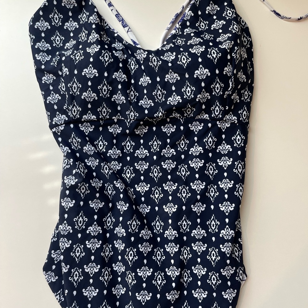 NWT CUPSHE Navy and White Patterned onepiece Swimsuit (NEW with tags)
